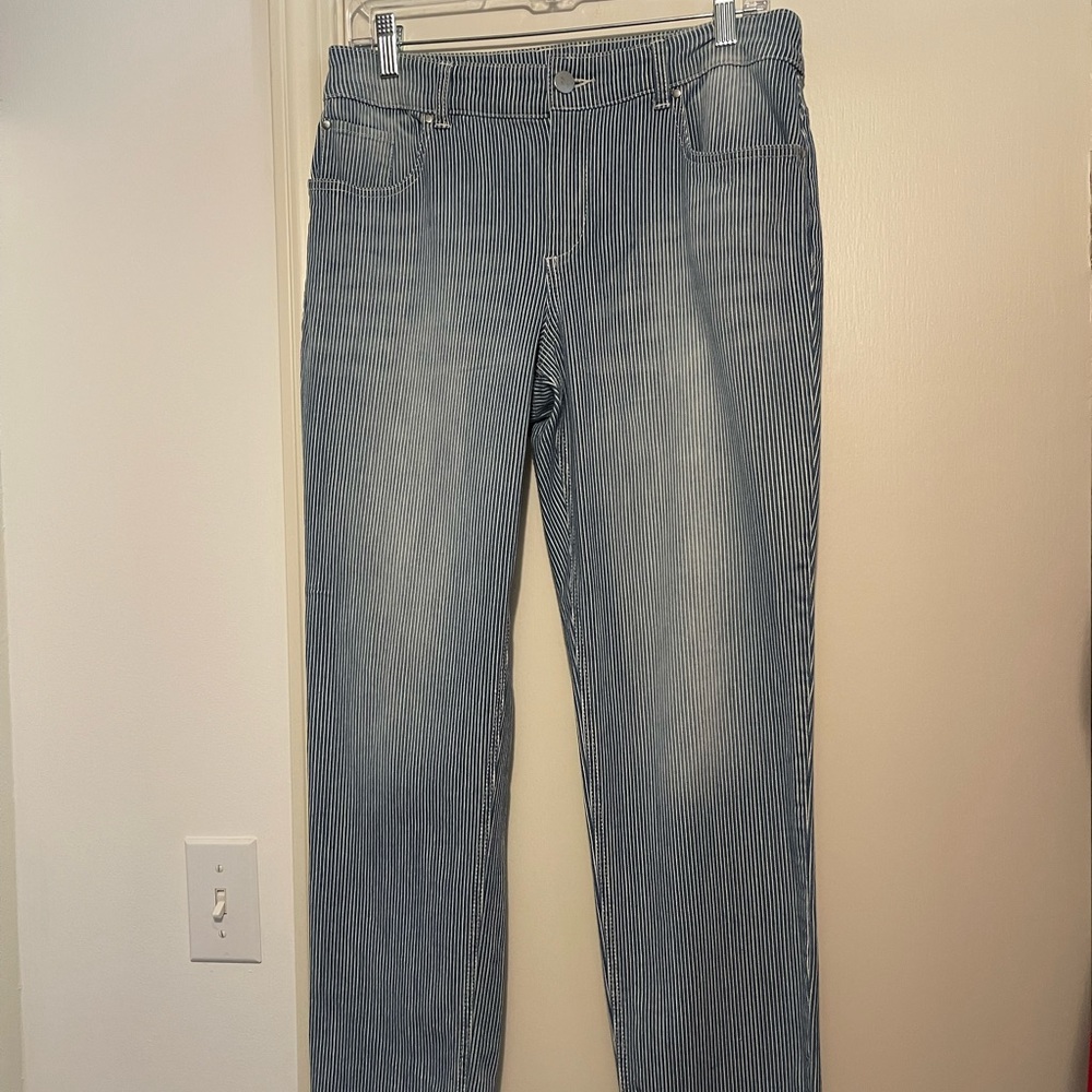 Chicos Striped Capri Jeans